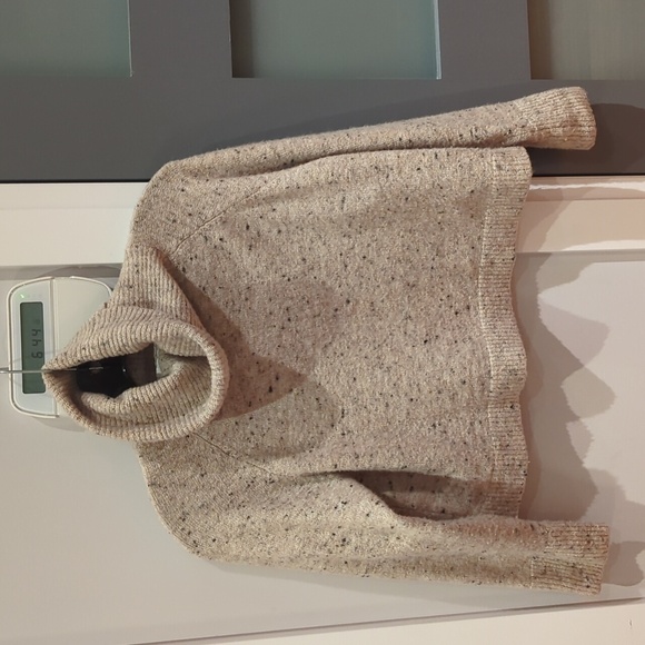 John and Jenn sweater size XS - Picture 3 of 4